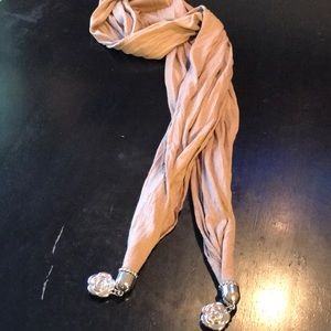 NWOT Dark Tan Cotton Scarf with silver metal 🌸❤️